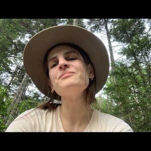 Meet your Posher, Caroline